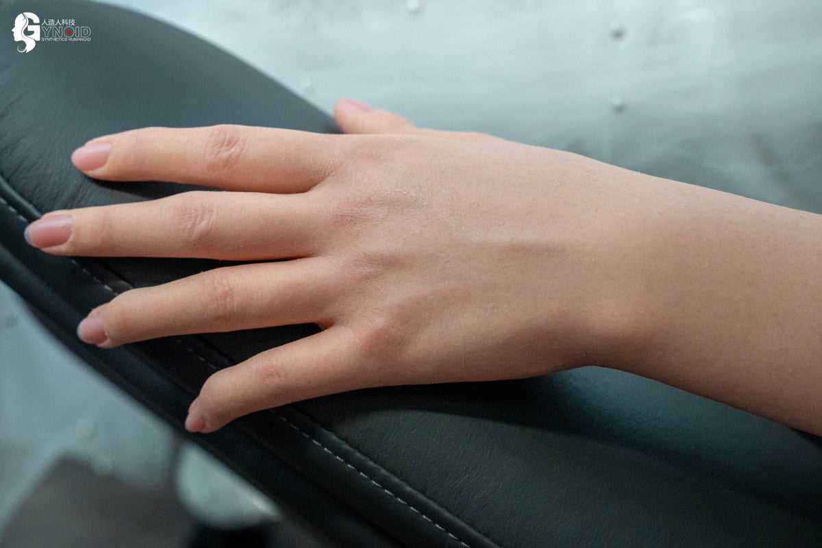 Sex doll Lori Model 13R Deluxe (Gynoid Doll 170cm F-cup silicone)