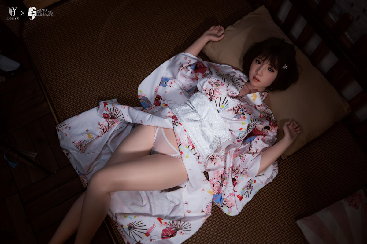 Sex doll Elle (HouYu Doll 150cm F-cup silicone)