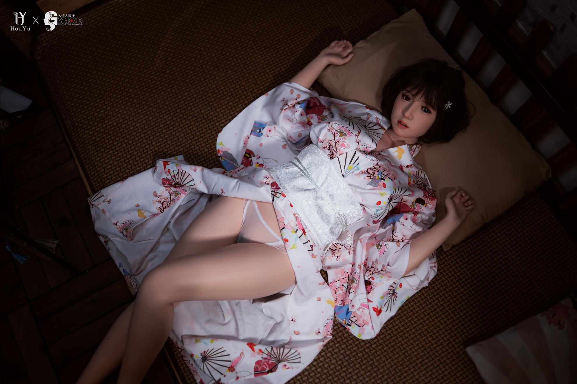 Sex doll ELLE (Houyu Doll 150cm F-cup silicone)