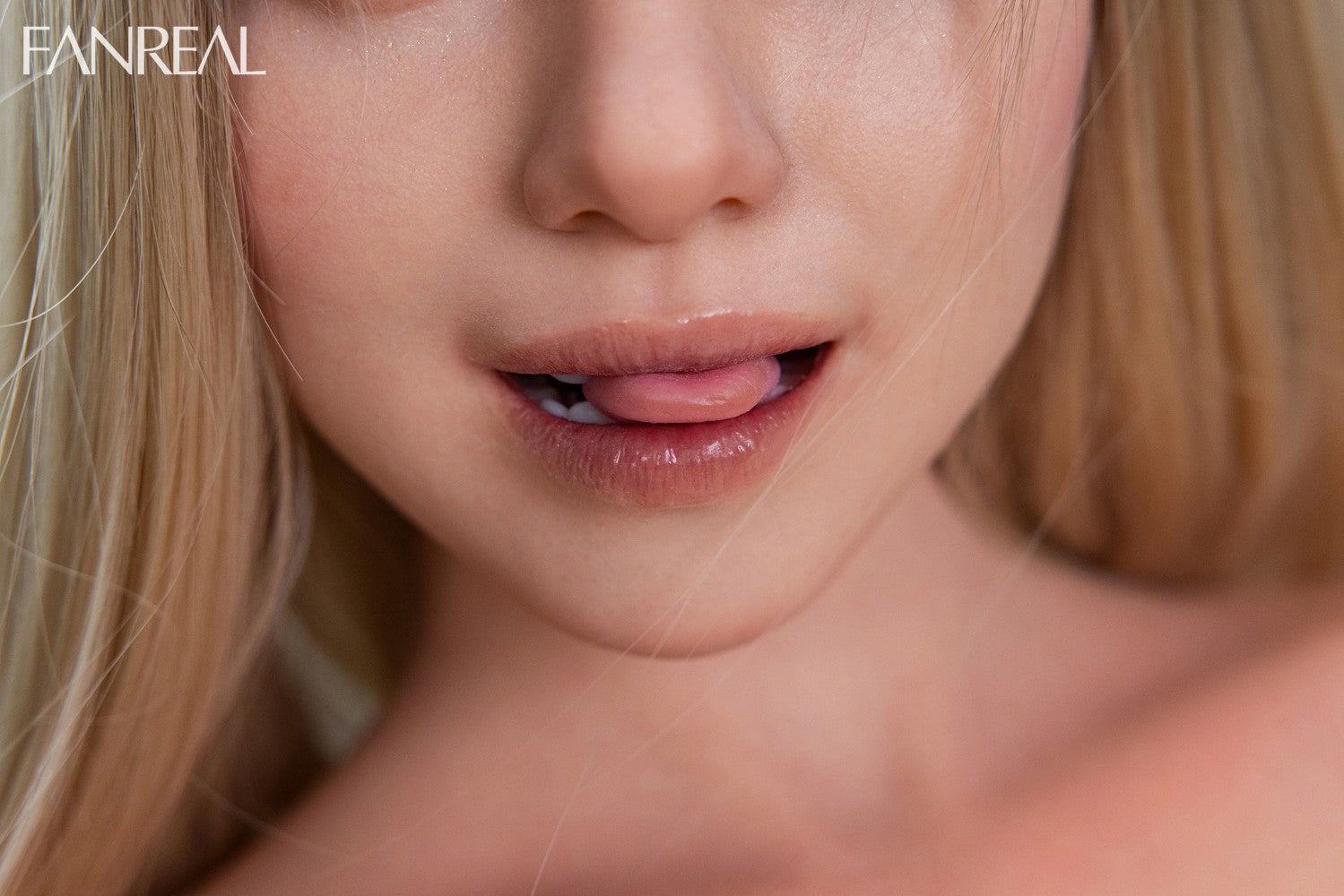 Maria Torso Sex doll (FanReal Doll 109cm f-cup silicone) EXPRESS