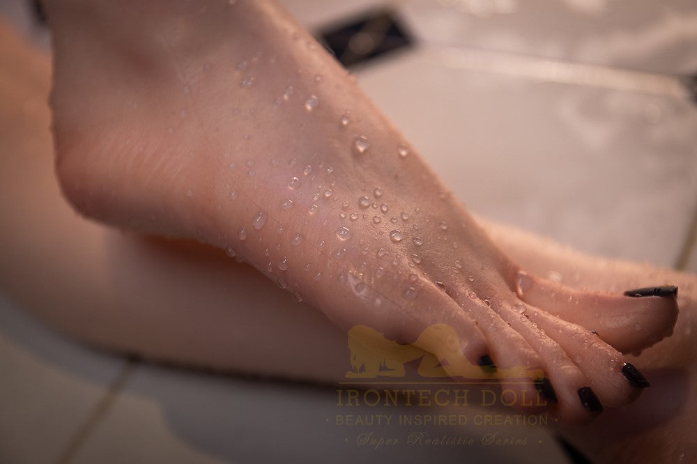 Maria Sex doll (Irontech Doll 162cm B-cup P37 silicone)
