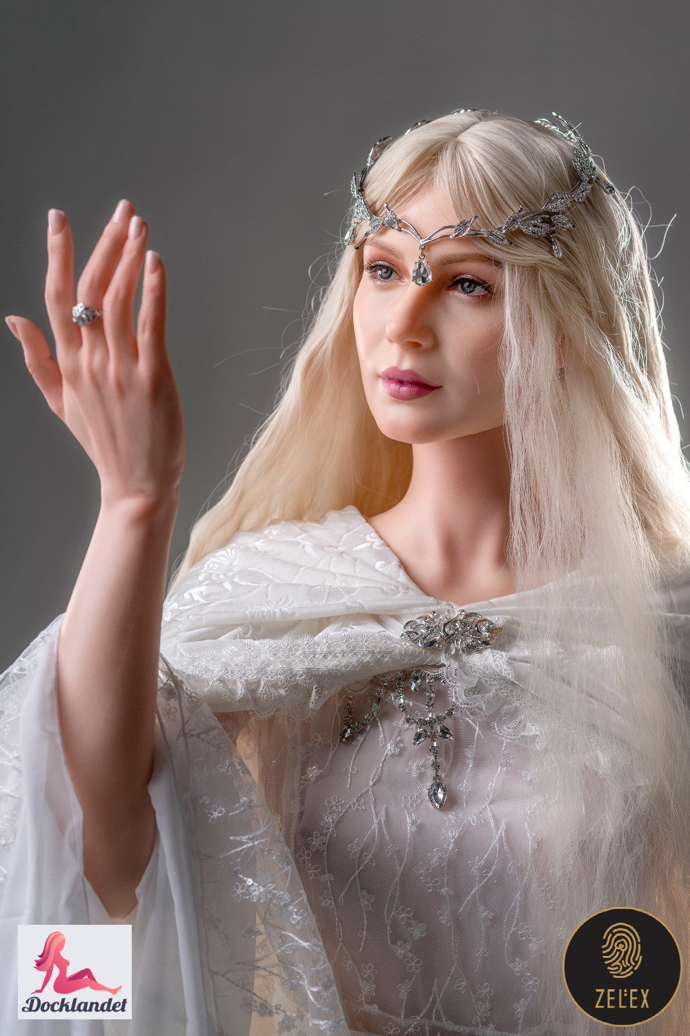 Galadriel sexdocka från Zelex. En 175 cm lång sexdocka med bröststorlek E-kupa. 