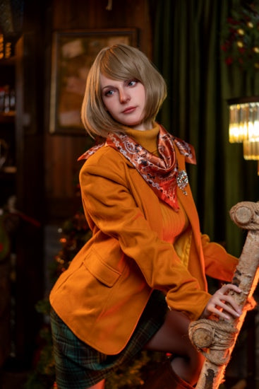 Official Cosplay Outfits (Game Lady)